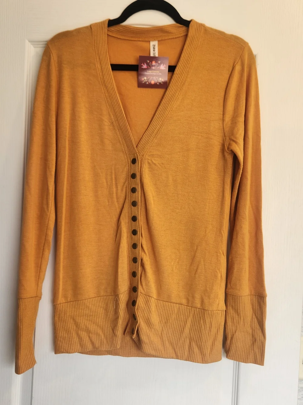 Zenana Outfitters Mustard Button-Down V-Neck Cardigan L Euc